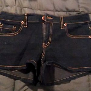 Forever21 denim stretch shorts. Size US 28